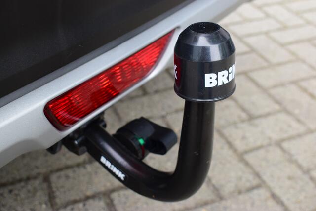 Suzuki S-Cross 1.5 Hybrid Style | Trekhaak | 360° Camera | Stoelverwarming | Dodehoekassistentie |