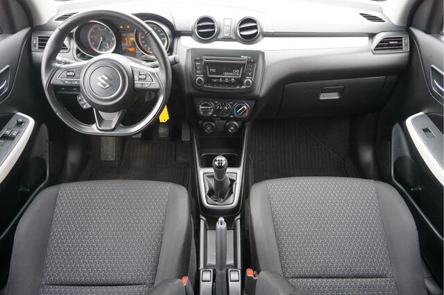 Suzuki SWIFT 1.2 Comfort Smart Hybrid Airco DAB Cruise C. Adaptief