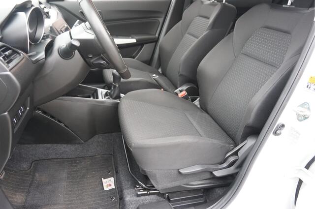 Suzuki SWIFT 1.2 Comfort Smart Hybrid Airco DAB Cruise C. Adaptief