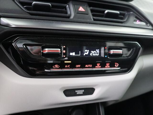 Suzuki SWIFT 1.2 Style Smart Hybrid | Camera | Navigatie | Parkeersensoren achter | Apple Carplay/Android Auto |