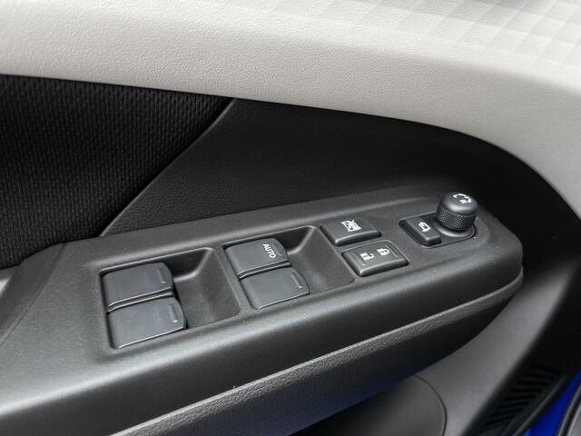 Suzuki SWIFT 1.2 Style Smart Hybrid