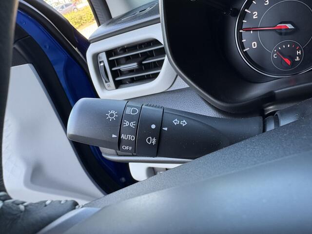 Suzuki SWIFT 1.2 Select Smart Hybrid Automaat | Stoelverwarming | Navigatie | 16" Lichtmetalen velgen | Keyless