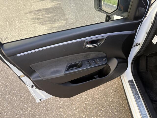 Suzuki SWIFT 1.2 Style EASSS / 5-DEURS / AIRCO / CRUISE
