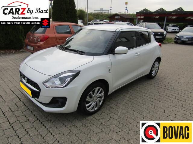 Suzuki SWIFT 1.2 SELECT SMART HYBRID CVT Dodehoeksensoren | Adaptive Cruise | Stoelverwarming