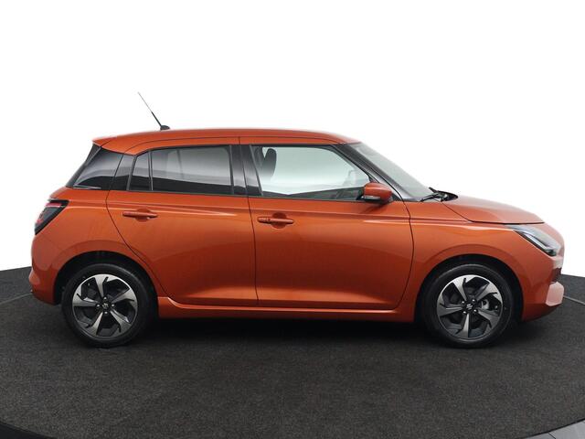 Suzuki SWIFT 1.2 Style Smart Hybrid | Keyless Entry | Stoelverwarming | Lichtmetalen Velgen | Navigatie |