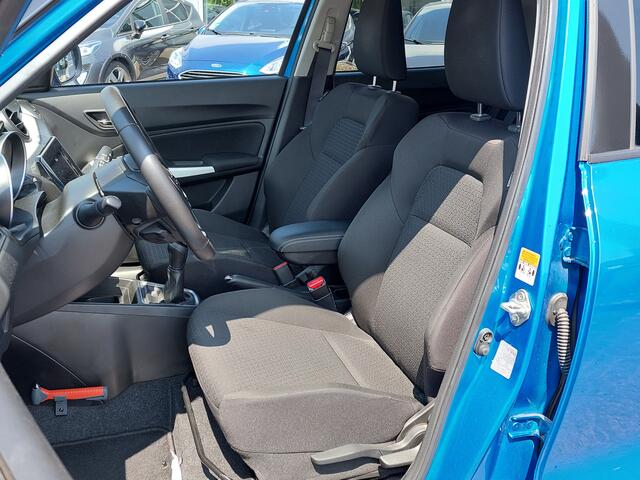 Suzuki SWIFT 1.0 BoosterJet 111pk Smart Hybrid Stijl | Navi | Clima | Adap.Cruise | Led Koplampen | Keyless Entry | Achteruitrijcamera | Stoelverwarming | Rijstrook+Licht+Regensensor | Privacy Glass |16''