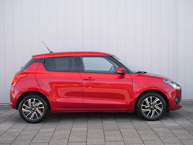 Suzuki SWIFT 1.2 Style 83pk Smart Hybrid LED / Navigatie / Camera / Keyless