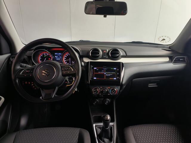 Suzuki SWIFT 1.2 Select Smart Hybrid uit 2024 Rijklaar + Fabrieksgarantie tot 02-2027 Henk Jongen Auto's in Helmond, al 50 jaar service zoals 't hoort!