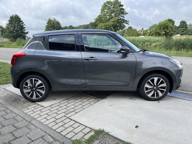 Suzuki SWIFT 1.2 Stijl / Automaat / 4-cilinders / Apple Carplay - Android Auto / Stoelverw. / Camera /