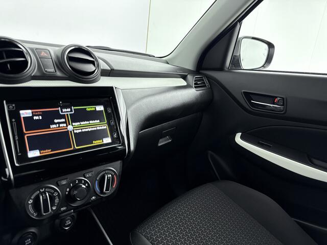 Suzuki SWIFT 1.2 Select Smart Hybrid Limited | Stoelverwarming | Parkeersensoren | Metaallak | Lichtmetalen Velgen |