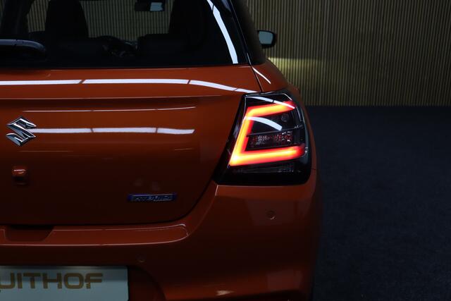 Suzuki SWIFT 1.2 Comfort Smart Hybrid | Adaptive-cruise | Camera | Apple Carplay & Android Auto | Keyless | Navigatie | Dodehoekdetectie