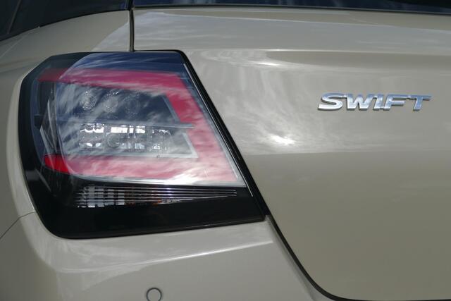 Suzuki SWIFT 1.2 Style Smart Hybrid | Adapt. Cruise | Apple/Android | Camera | Keyless | RIJKLAARPRIJS!!