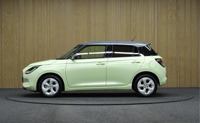 Suzuki SWIFT 1.2 Automaat Select Smart Hybrid | ¤3.000,- Demo voordeel! | Adaptive-cruise | Navigatie | Parkeerhulp | Apple Carplay & Android Auto | Camera | Parkeerhulp | Keyless | Dodehoekdetectie