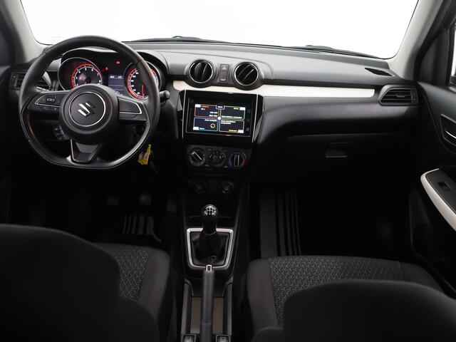 Suzuki SWIFT 1.0 Select | Trekhaak | Navigatie | Camera | Apple CarPlay/Android Auto | Stoelverwarming | Bleutooth | Verwarmde Buitenspiegels | LED | Dealer Onderhouden |