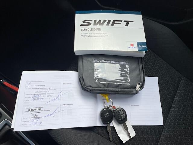 Suzuki SWIFT 1.2 Select Smart Hybrid Navigatie, Airco, Cruisecontrol, Achteruitrijcamera, Stoelverwarming, 16 "Lm