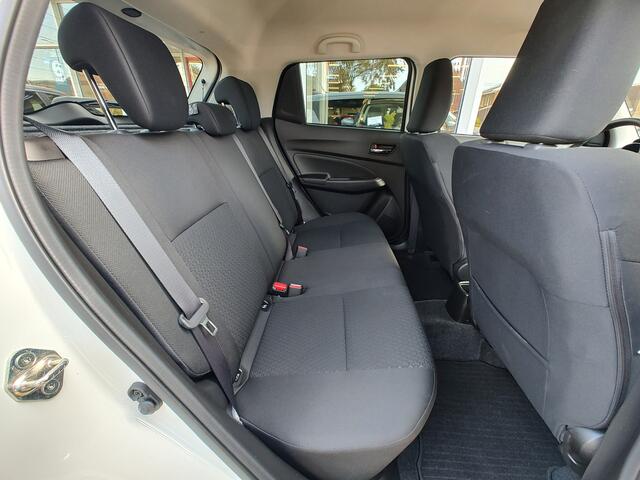 Suzuki SWIFT 1.2 STYLE SMART HYBRID AUTOMAAT Stoelverwarming | Keyless | Clima