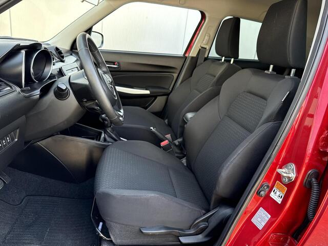 Suzuki SWIFT 1.2 Select Smart Hybrid **NAVIGATIE/ DODEHOEK DETECTIE/ STOELVERWARMING/ 36 MAANDEN GARANTIE**