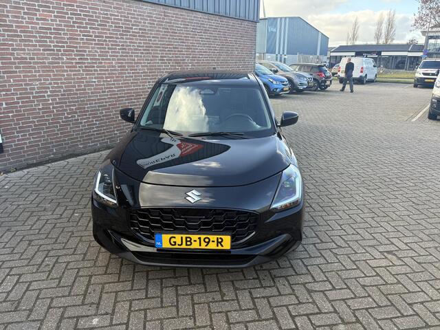 Suzuki SWIFT 1.2 Select Smart Hybrid 83pk | Navigatie | Airco | Lichtmetalen Velgen | Camera | Cruise Control Adaptief | Getinte ramen achter