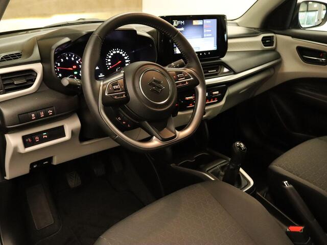 Suzuki SWIFT 1.2 Style Smart Hybrid - CLIMATE CONTROL - NAVIGATIE - PARKEERSENSOREN ACHTER - APPLE CARPLAY/ANDROID AUTO - KEYLESS ENTRY/ START - CAMERA - VOORSTOELEN VERWARMD - DODEHOEK DETECTIE