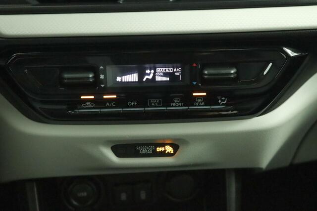 Suzuki SWIFT 1.2 Select Smart Hybrid | Airco | Cruise control adaptive | navigatie | Camera | Apple carplay, Android auto | Stoelverwarming |