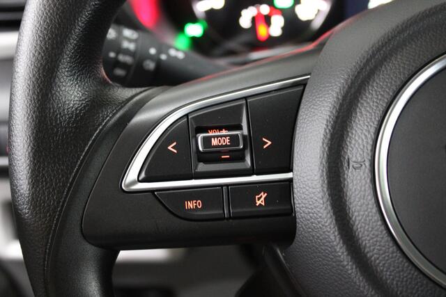 Suzuki SWIFT 1.2 Smart Hybrid / 35 YEAR X TRAA Pakket / / Camera / Navi / 17'' LMV / All Season banden / Led verlichting /