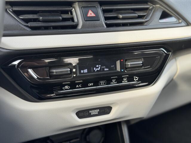 Suzuki SWIFT 1.2 Select Smart Hybrid * Apple CarPlay * Achteruitrijcamera * Stoelverwarming *