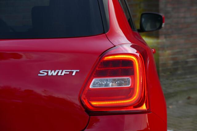 Suzuki SWIFT 1.0 Stijl | NAVIGATIE | RIJKLAARPRIJS |