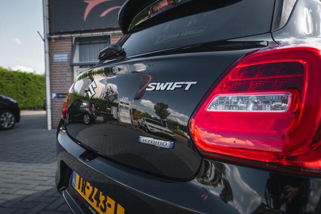Suzuki SWIFT 1.0 STIJL SMART HYBR 1e eigenaar!!