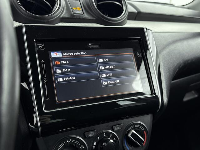 Suzuki SWIFT 1.2 Select Dealeronderhouden | Metaallak | Stoelverwarming | Parkeercamera | LM-Velgen | Donker Getinte Achterruiten |