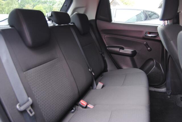 Suzuki SWIFT || Icl 6 maanden garantie! 1.2 Comfort Sm.Hyb.|| Camera| Dodehoek detectie| Stoelverwarming