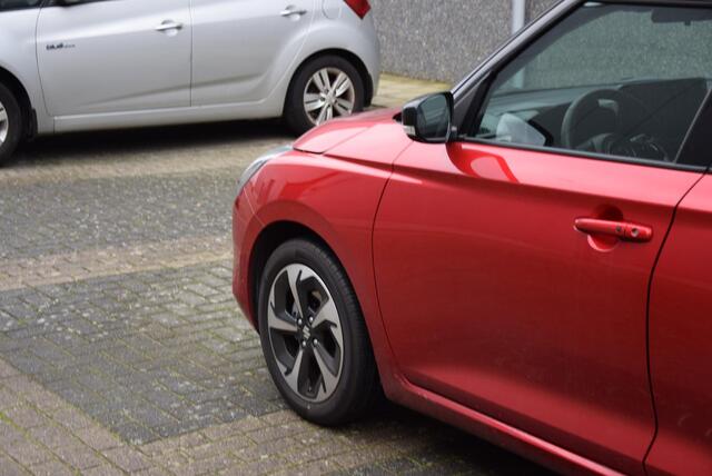 Suzuki SWIFT 1.2 Style Smart Hybrid | DEMO-DEAL!| 10 jaar garantie of 200.000 KM!! | Apple carplay/android |