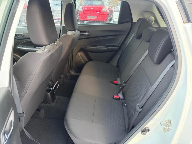 Suzuki SWIFT 1.2 Style Hybrid Automaat | 10 jaar Garantie! | Clima | Keyless |