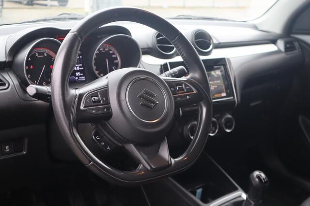 Suzuki SWIFT 1.2 Stijl Hybrid AdaptiveCruise/Navi/Keyless/Trekhaak/AllSeasons