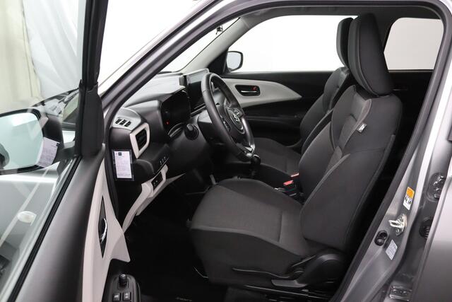 Suzuki SWIFT 1.2 Select Smart Hybrid | Keyless Entry | Stoelverwarming | Navigatie | Parkeercamera | Parkeersensoren Achter |