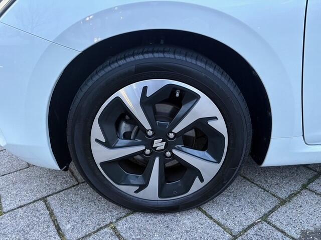 Suzuki SWIFT 1.2 Style Smart Hybrid | Navi | Camera | Cruise | 15.871 km Dealeronderhouden