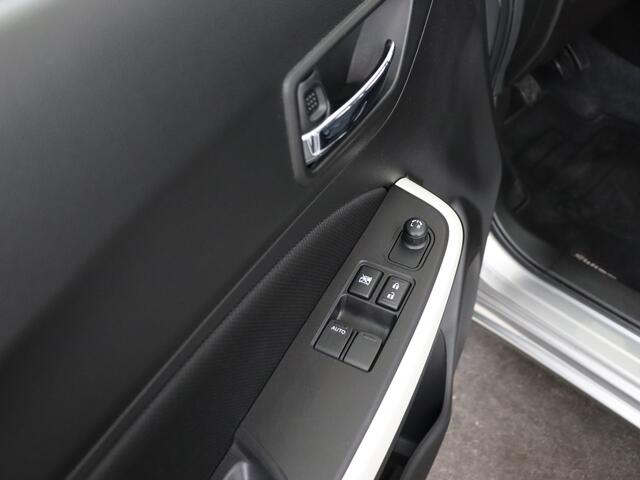 Suzuki SWIFT 1.2 Comfort Smart Hybrid | Airconditioning | Bluetooth | Metallic lak |