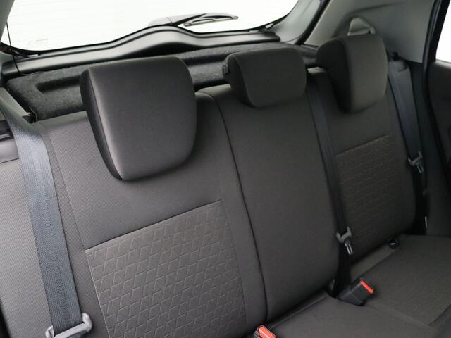 Suzuki SWIFT 1.2 Select Smart Hybrid | Stoelverwarming | Navigatie | Apple Carplay & Android Auto | Parkeersensoren |