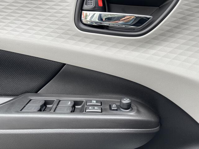 Suzuki SWIFT 1.2 Style Smart Hybrid