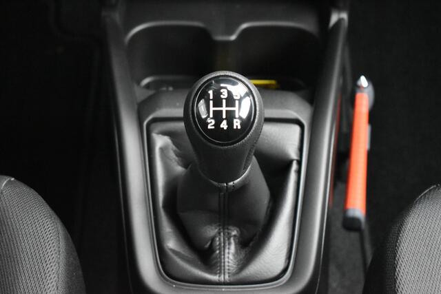 Suzuki SWIFT 1.2 Comfort Smart Hybrid | Achteruitrijcamera | Cruise Control | Nieuw op kenteken |