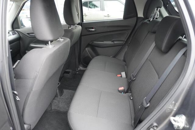 Suzuki SWIFT 1.2 Stijl Smart Hybrid | Stootlijstenset | Spoiler | Climate Control | Luxe uitvoering