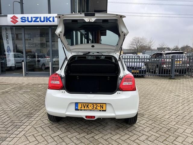 Suzuki SWIFT 1.0 Style Automaat | Climate Control | Cruise Control | Apple Carplay & Android Auto | 16"LM Velgen