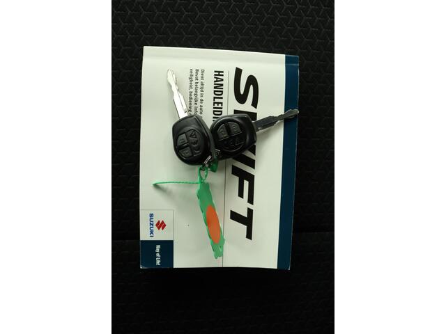 Suzuki SWIFT 1.2 Comfort Smart Hybrid | Adaptive Cruise Control | Airco | Bluetooth | Elektrische ramen |