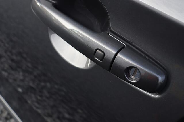 Suzuki SWIFT 1.2 Style Smart Hybrid | ACC | Camera | Keyless |