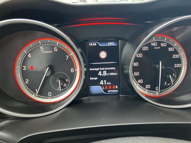 Suzuki SWIFT 1.2 Select Smart Hybrid Two Tone