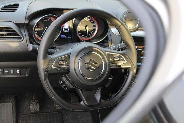 Suzuki SWIFT 1.2 Style Smart Hybrid Navigatie, Keyless, Stijl Uitvoering!