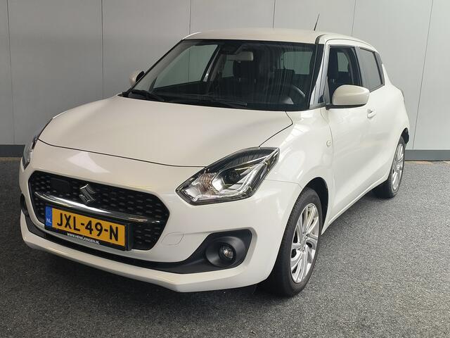 Suzuki SWIFT 1.2 Select Smart Hybrid uit 2023 Rijklaar + 12 maanden Bovag-garantie Henk Jongen Auto's in Helmond, al 50 jaar service zoals 't hoort!