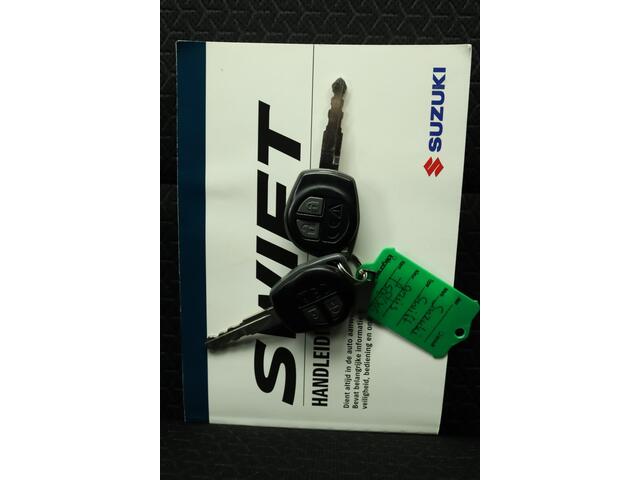 Suzuki SWIFT 1.2 Comfort Smart Hybrid | Airco | Cruise control adaptive | Bluetooth | All season banden |