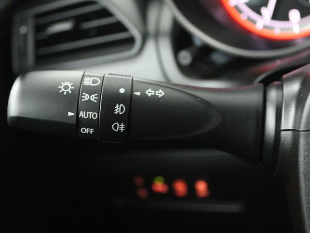 Suzuki SWIFT 1.2 Style Smart Hybrid | Apple Carplay / Android Auto | Cruise Control | Climate Control | Keyless Entry |