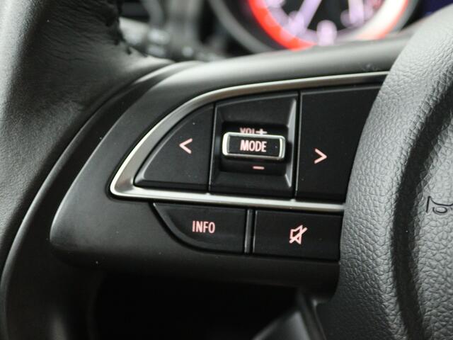 Suzuki SWIFT 1.2 Style Smart Hybrid | Apple Carplay / Android Auto | Cruise Control | Climate Control | Keyless Entry |