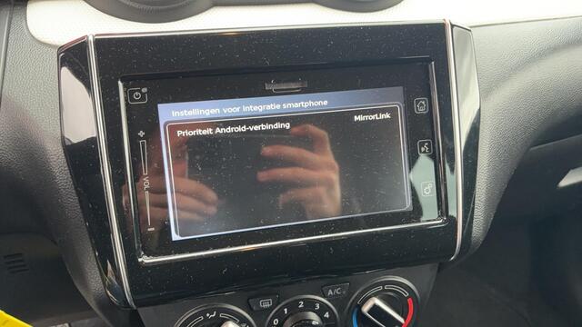Suzuki SWIFT 1.2 Select TREKHAAK / AIRCO / CAMERA / CARPLAY / STOELVERW / NAVI / BLUETOOTH / NL-AUTO